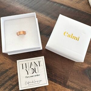 Calmi rose gold ring